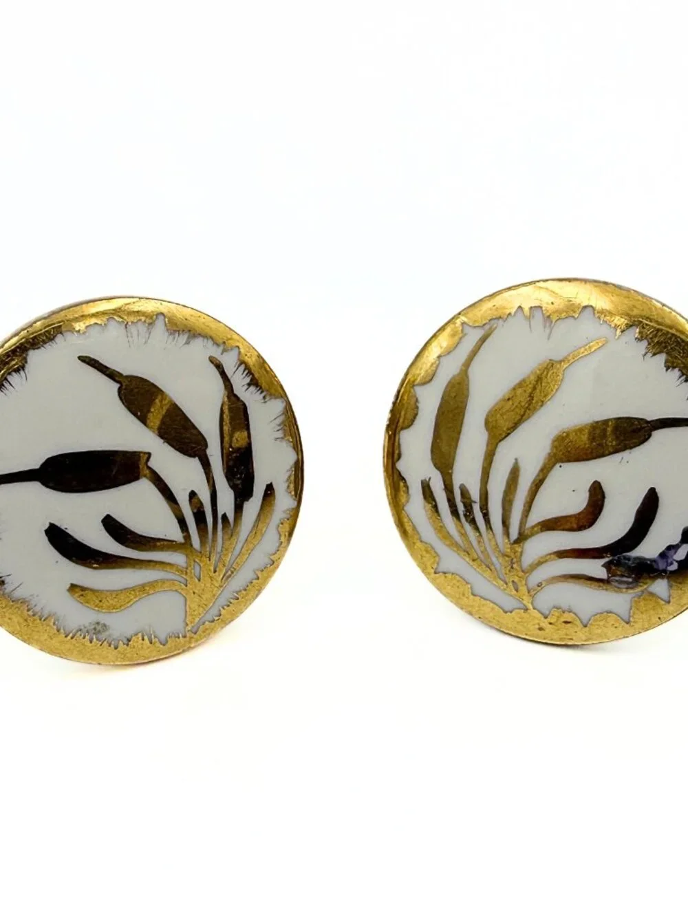 Victoria Flemming Signed Round White Cattail Motif Ceramic Gold Plated Cufflinks